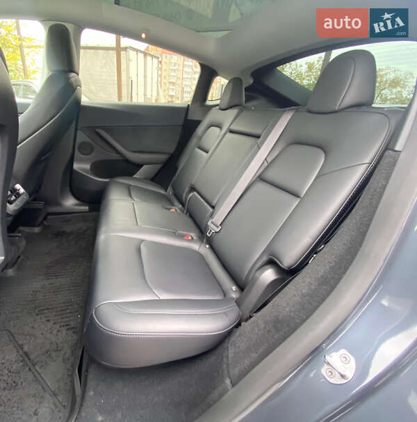 Внедорожник / Кроссовер Tesla Model Y 2023 в Ровно