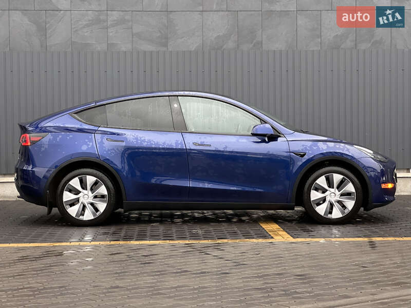 Внедорожник / Кроссовер Tesla Model Y 2023 в Киеве