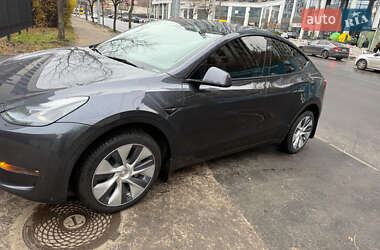 Внедорожник / Кроссовер Tesla Model Y 2024 в Киеве