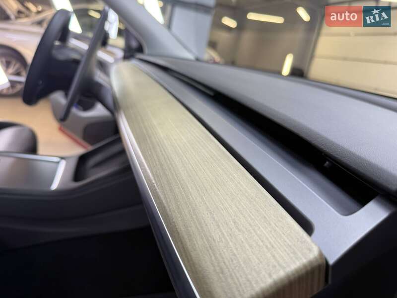 Внедорожник / Кроссовер Tesla Model Y 2022 в Киеве