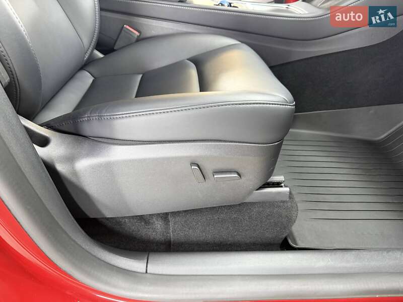 Внедорожник / Кроссовер Tesla Model Y 2022 в Киеве