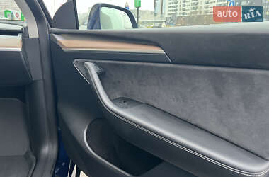Внедорожник / Кроссовер Tesla Model Y 2023 в Львове