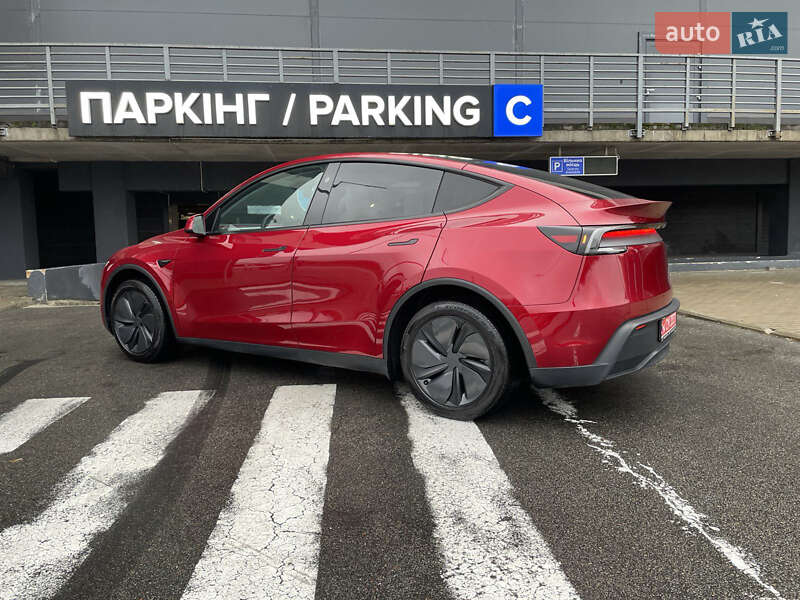 Позашляховик / Кросовер Tesla Model Y 2025 в Києві