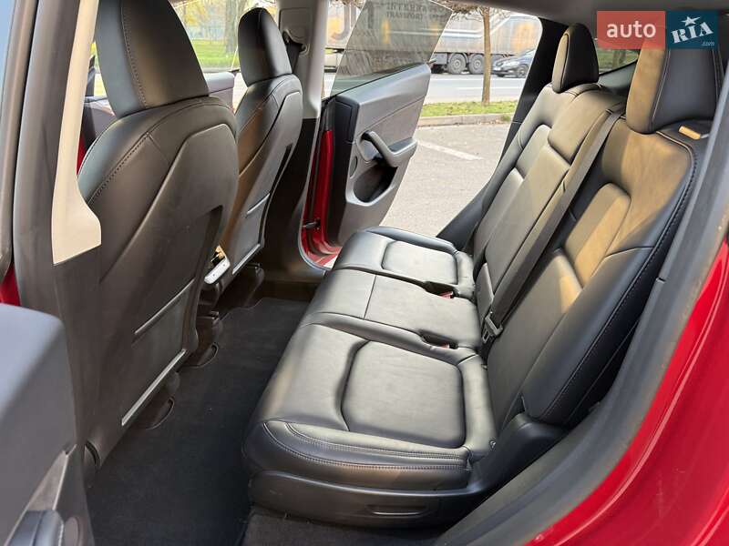 Позашляховик / Кросовер Tesla Model Y 2023 в Дніпрі фото 14 Позашляховик / Кросовер Tesla Model Y 2023 в Дніпрі