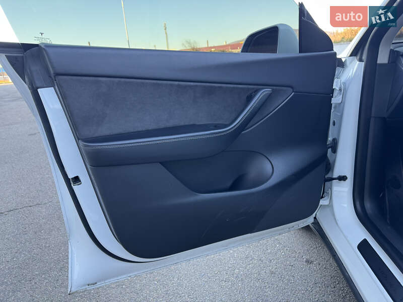 Внедорожник / Кроссовер Tesla Model Y 2021 в Мукачево фото 17 Внедорожник / Кроссовер Tesla Model Y 2021 в Мукачево