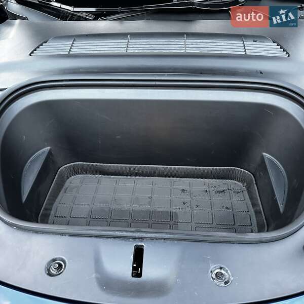 Внедорожник / Кроссовер Tesla Model Y 2024 в Кременчуге