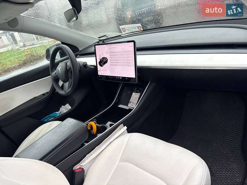 Внедорожник / Кроссовер Tesla Model Y 2021 в Киеве