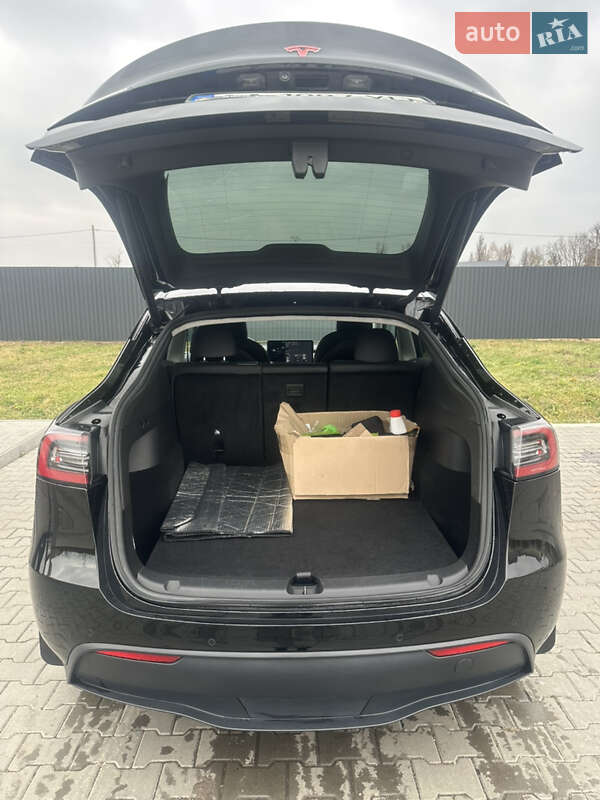 Внедорожник / Кроссовер Tesla Model Y 2021 в Киеве
