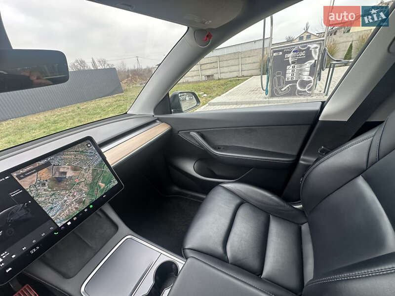 Внедорожник / Кроссовер Tesla Model Y 2021 в Киеве