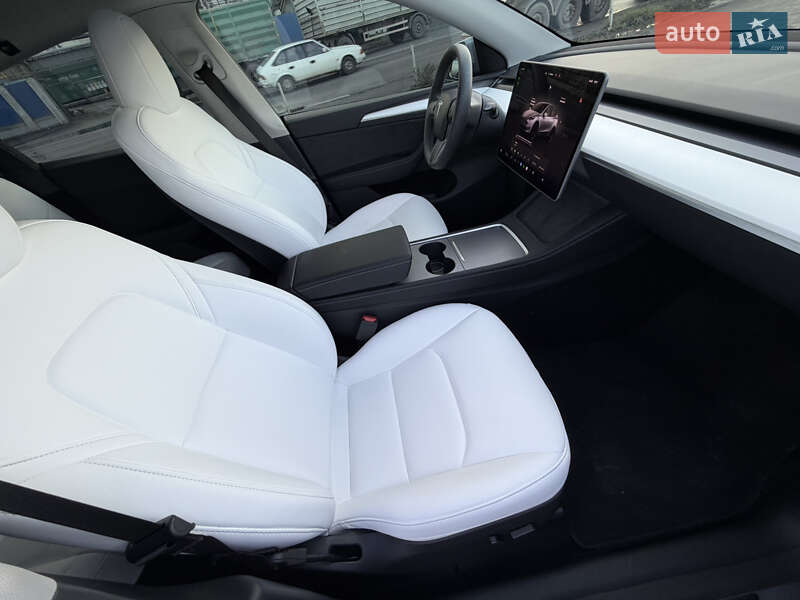 Внедорожник / Кроссовер Tesla Model Y 2024 в Днепре