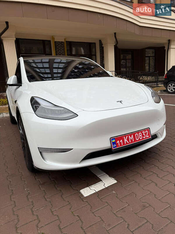 Внедорожник / Кроссовер Tesla Model Y 2024 в Киеве