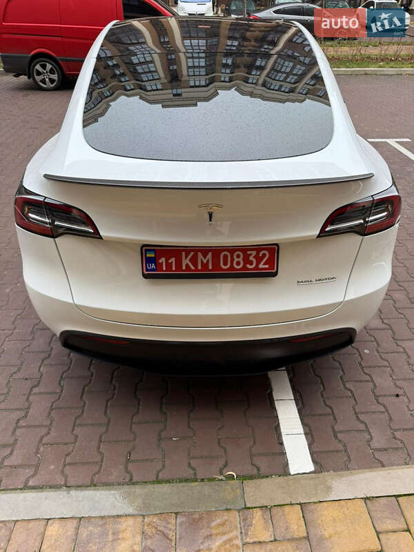 Внедорожник / Кроссовер Tesla Model Y 2024 в Киеве