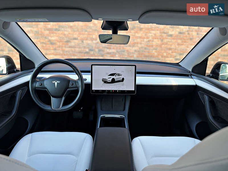 Внедорожник / Кроссовер Tesla Model Y 2024 в Черновцах