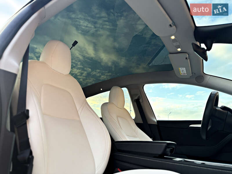 Внедорожник / Кроссовер Tesla Model Y 2024 в Черновцах