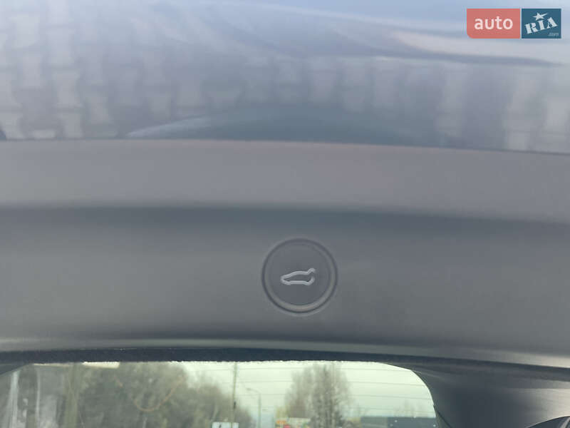 Позашляховик / Кросовер Tesla Model Y 2024 в Чернівцях