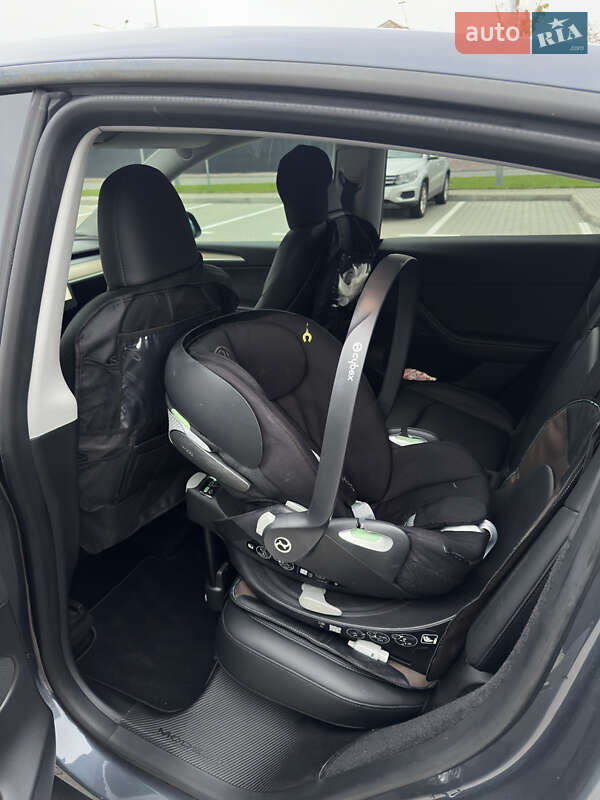 Внедорожник / Кроссовер Tesla Model Y 2022 в Киеве