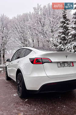 Внедорожник / Кроссовер Tesla Model Y 2024 в Ивано-Франковске