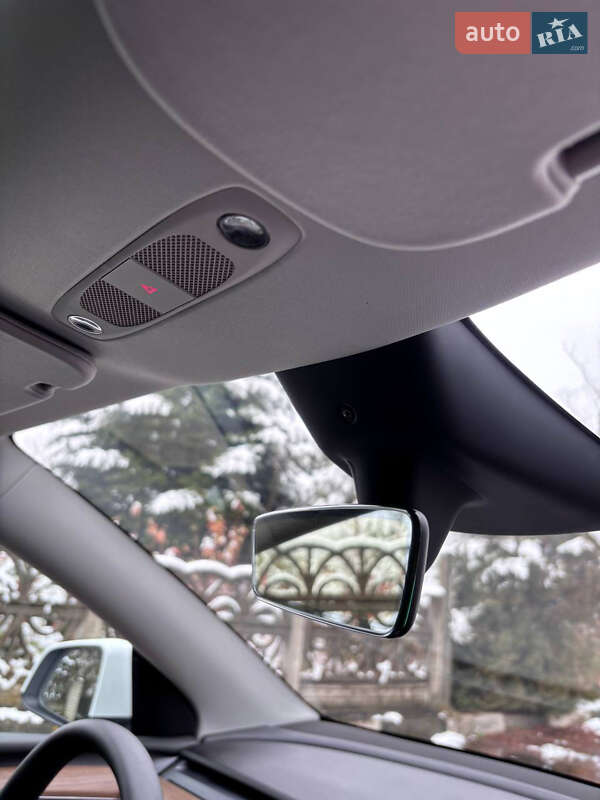 Позашляховик / Кросовер Tesla Model Y 2024 в Івано-Франківську