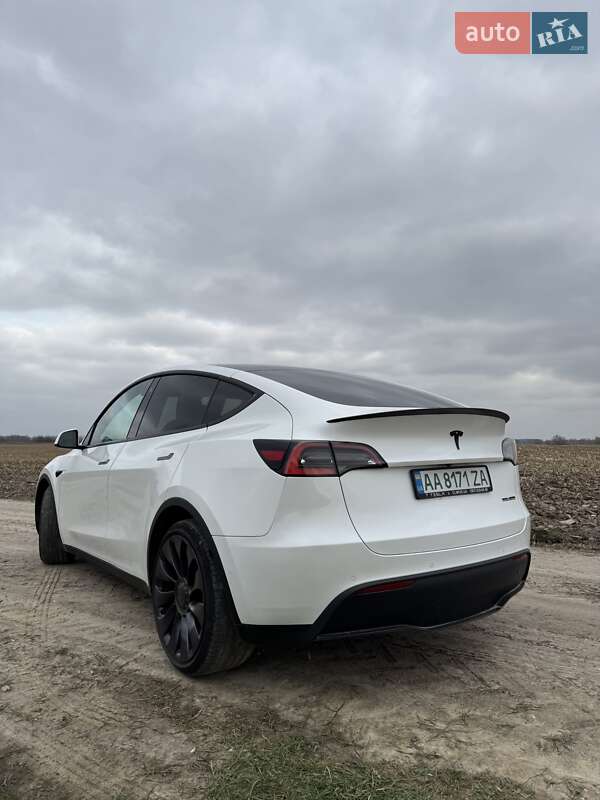 Внедорожник / Кроссовер Tesla Model Y 2021 в Киеве