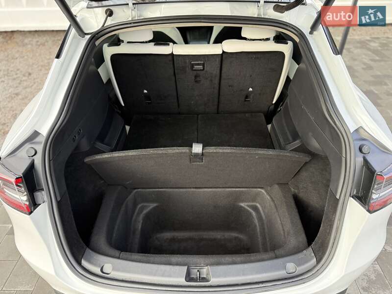 Внедорожник / Кроссовер Tesla Model Y 2022 в Киеве