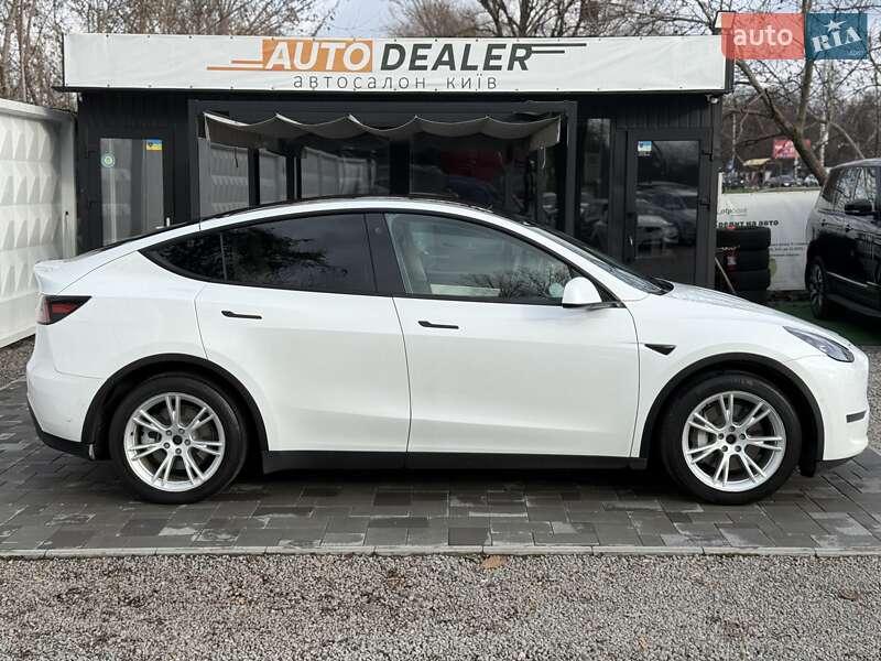 Внедорожник / Кроссовер Tesla Model Y 2022 в Киеве