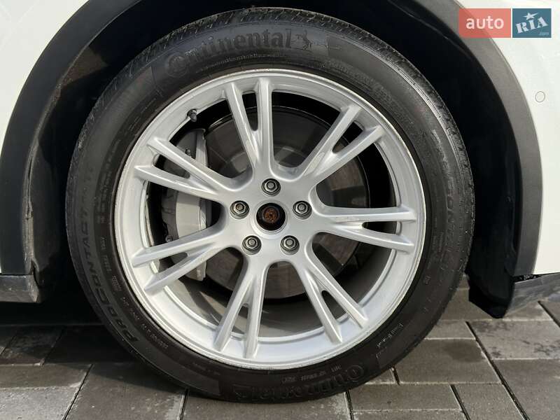 Внедорожник / Кроссовер Tesla Model Y 2022 в Киеве