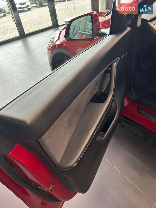 Внедорожник / Кроссовер Tesla Model Y 2020 в Тернополе