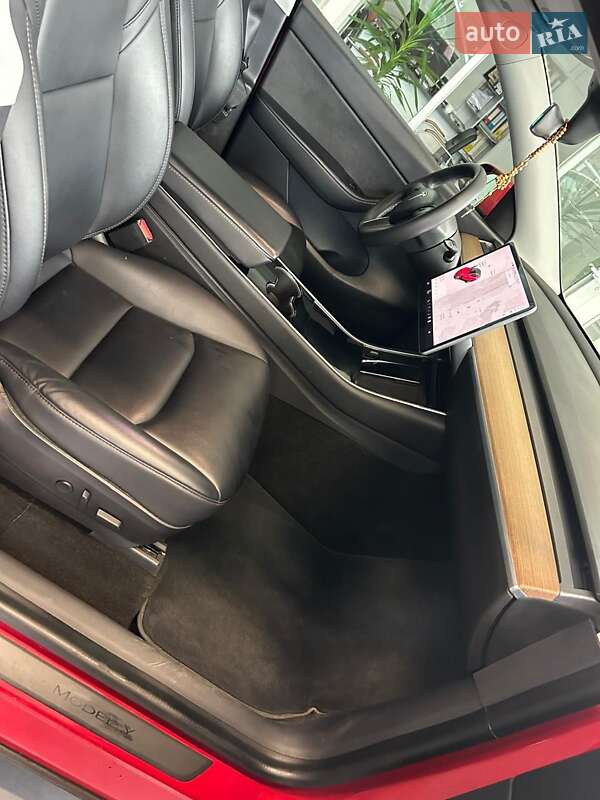 Внедорожник / Кроссовер Tesla Model Y 2020 в Тернополе