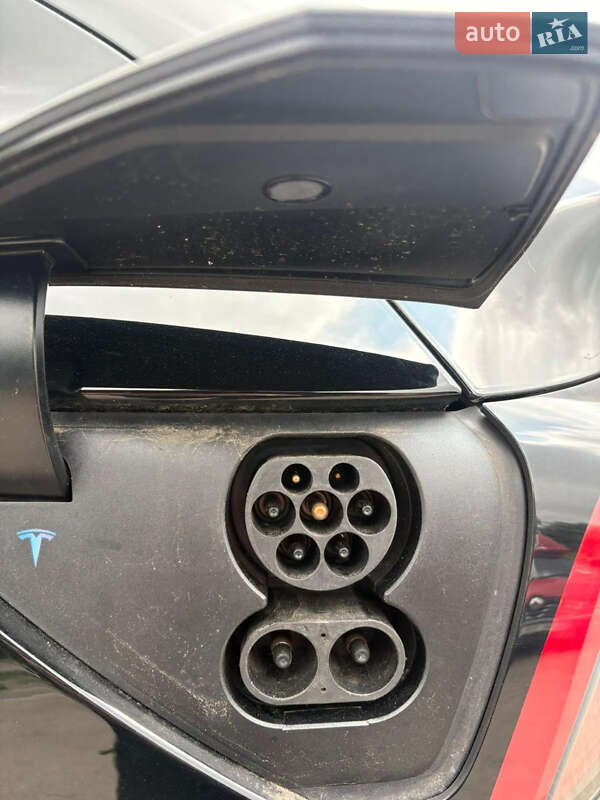 Внедорожник / Кроссовер Tesla Model Y 2023 в Ровно