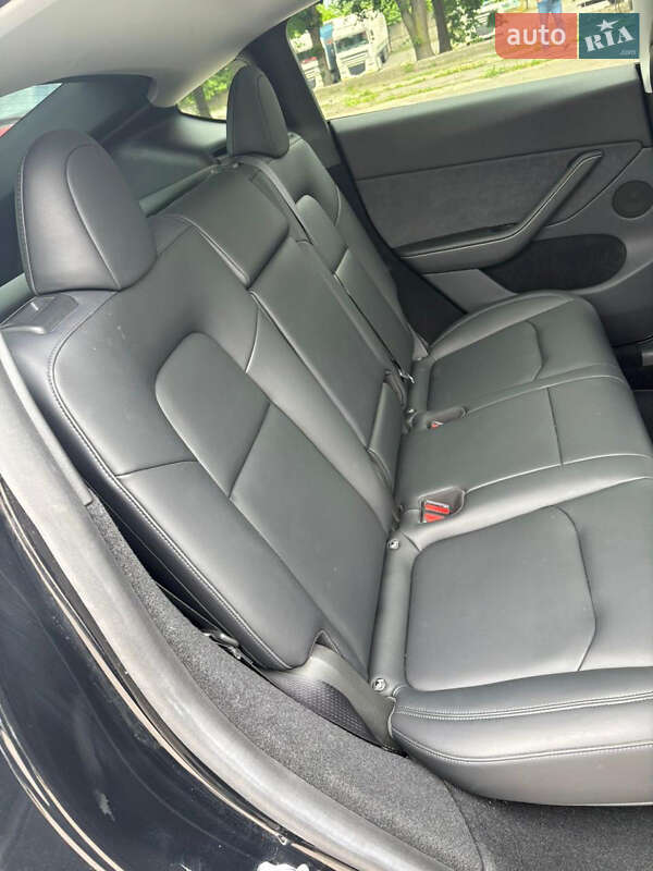 Внедорожник / Кроссовер Tesla Model Y 2023 в Ровно