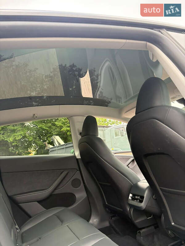 Внедорожник / Кроссовер Tesla Model Y 2023 в Ровно