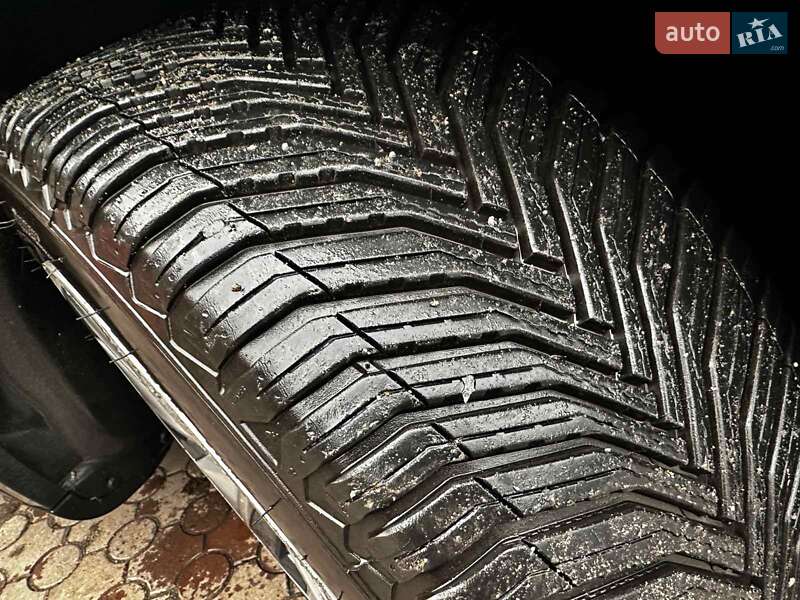 Внедорожник / Кроссовер Tesla Model Y 2023 в Кременчуге