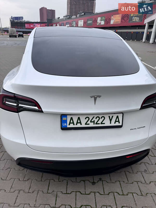 Внедорожник / Кроссовер Tesla Model Y 2023 в Киеве