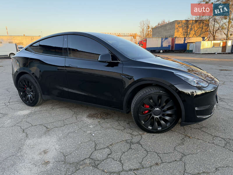 Tesla Model Y 2023