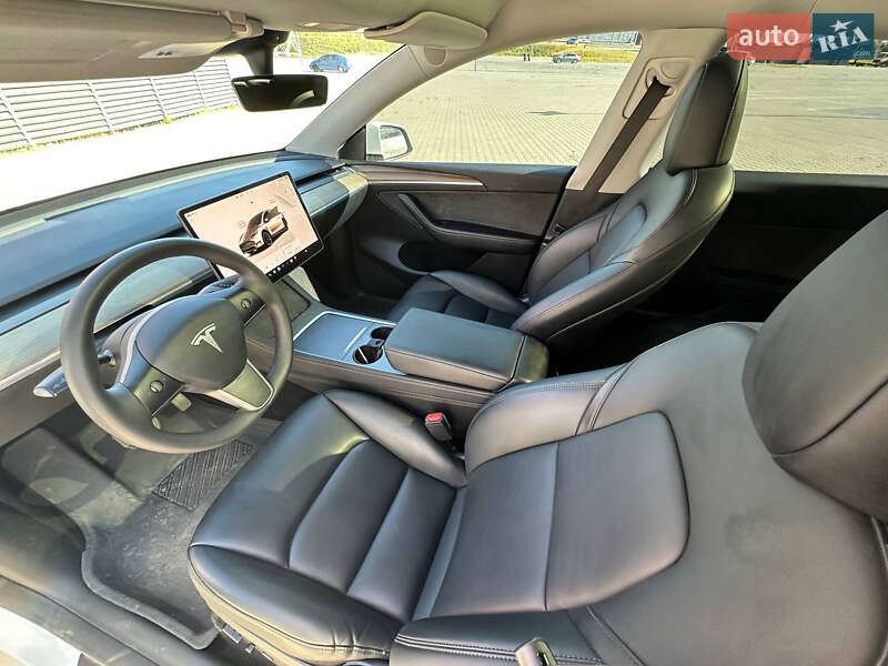 Внедорожник / Кроссовер Tesla Model Y 2023 в Киеве