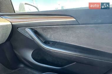 Внедорожник / Кроссовер Tesla Model Y 2022 в Киеве