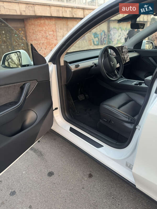 Внедорожник / Кроссовер Tesla Model Y 2021 в Днепре