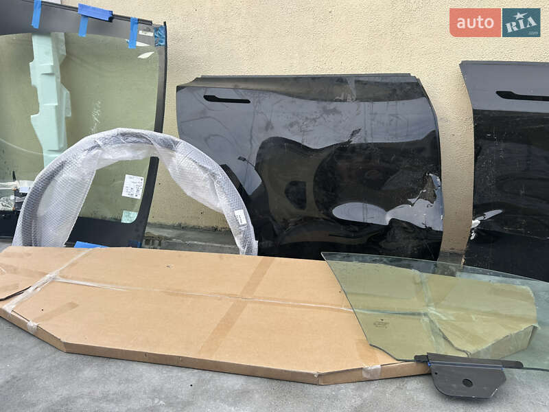 Позашляховик / Кросовер Tesla Model Y 2024 в Дніпрі