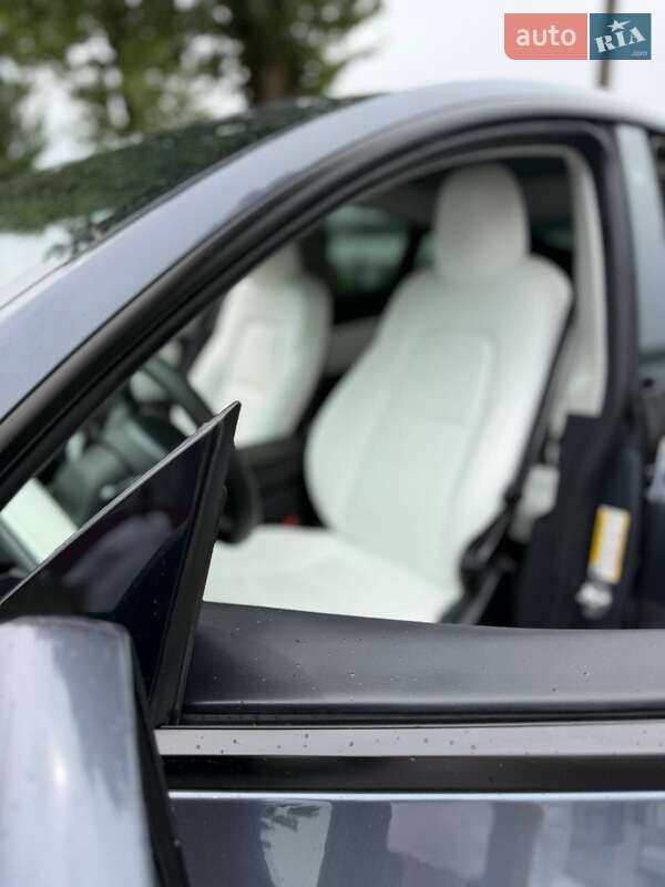 Внедорожник / Кроссовер Tesla Model Y 2022 в Тернополе