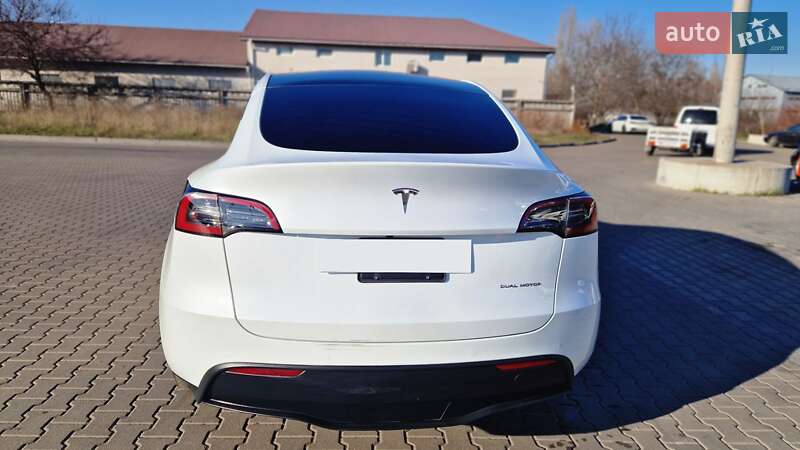Позашляховик / Кросовер Tesla Model Y 2022 в Києві фото 21 Позашляховик / Кросовер Tesla Model Y 2022 в Києві
