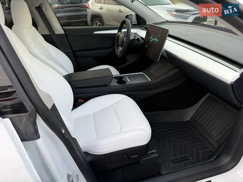 Позашляховик / Кросовер Tesla Model Y 2022 в Києві фото 38 Позашляховик / Кросовер Tesla Model Y 2022 в Києві