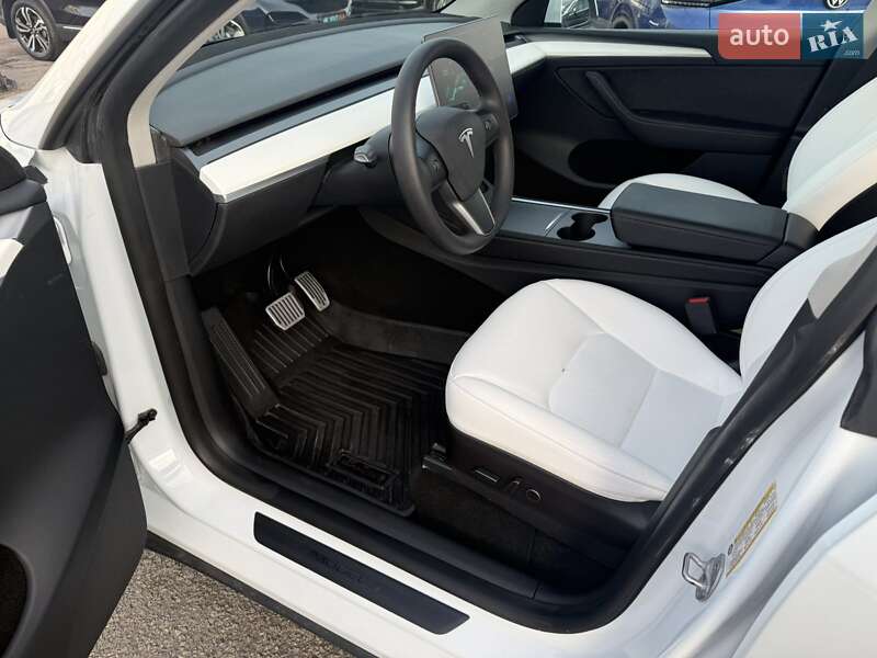 Позашляховик / Кросовер Tesla Model Y 2022 в Києві фото 43 Позашляховик / Кросовер Tesla Model Y 2022 в Києві