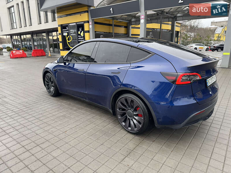 Внедорожник / Кроссовер Tesla Model Y 2021 в Львове