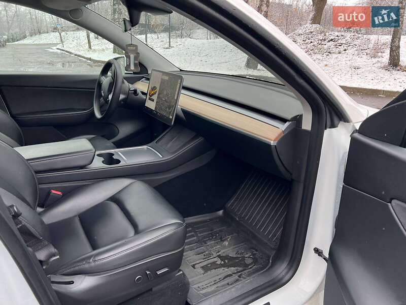 Внедорожник / Кроссовер Tesla Model Y 2021 в Тернополе фото 33 Внедорожник / Кроссовер Tesla Model Y 2021 в Тернополе