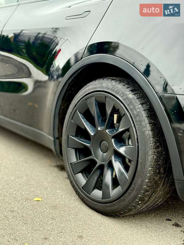 Позашляховик / Кросовер Tesla Model Y 2020 в Харкові