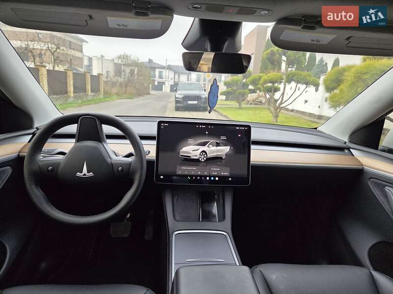 Внедорожник / Кроссовер Tesla Model Y 2023 в Ивано-Франковске