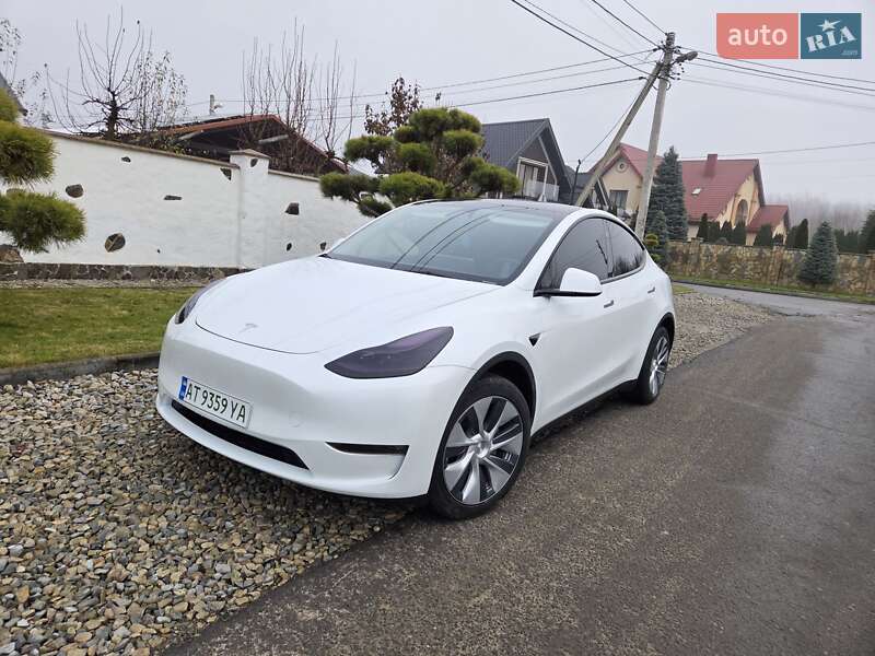Tesla Model Y 2023