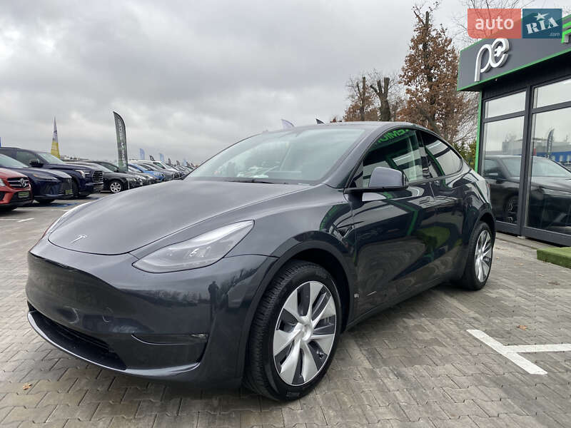Позашляховик / Кросовер Tesla Model Y 2024 в Києві