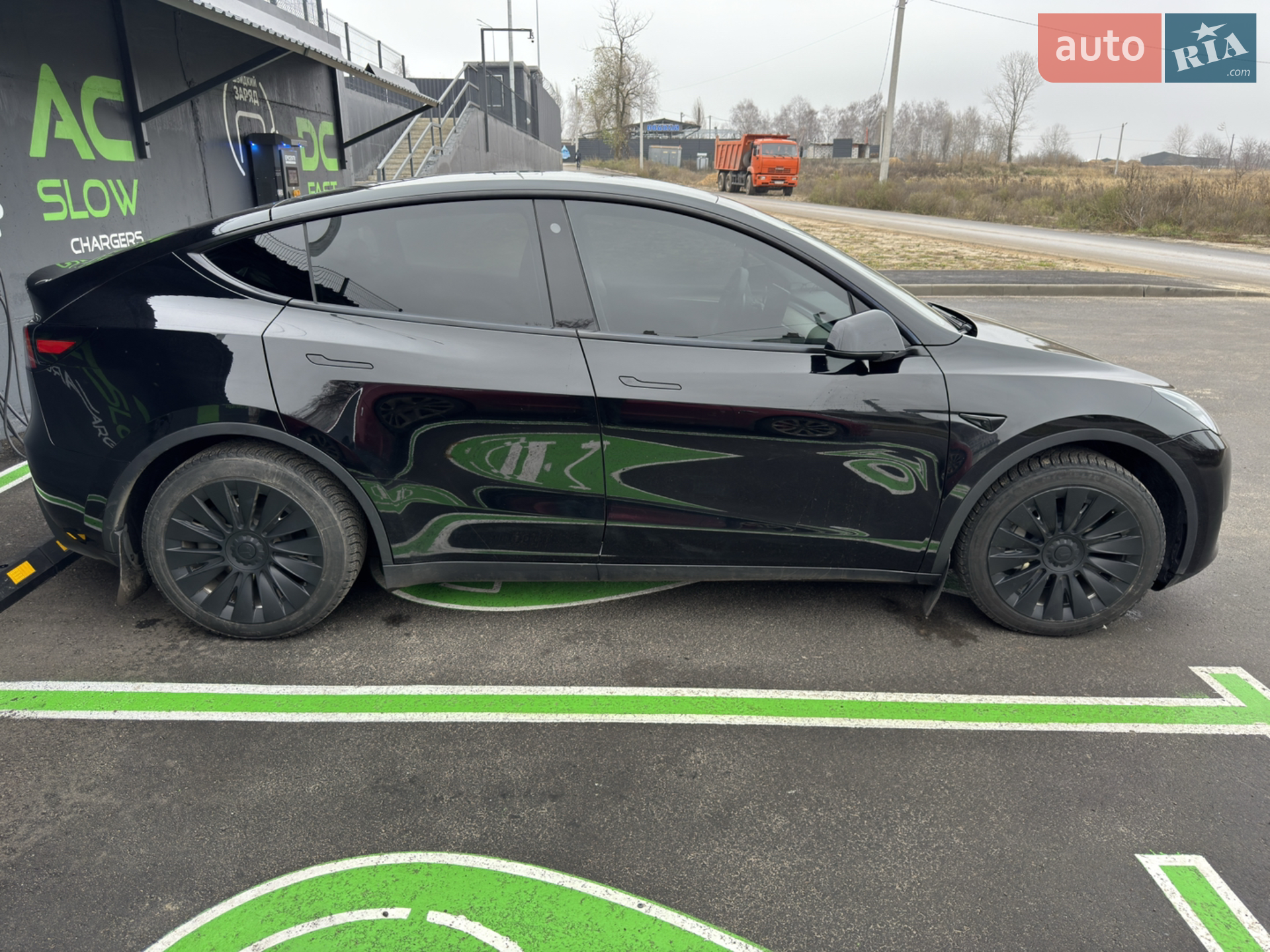 2023 Tesla Model Y - мініатюра 3