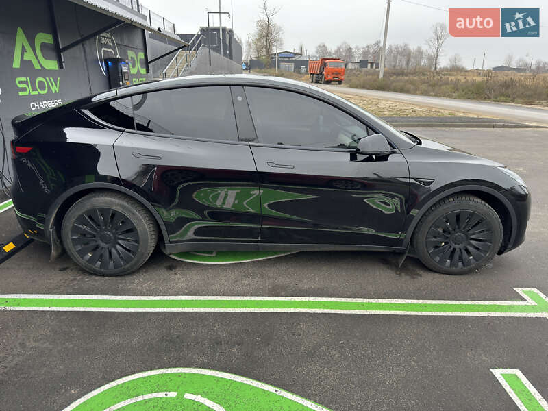 Внедорожник / Кроссовер Tesla Model Y 2023 в Киеве